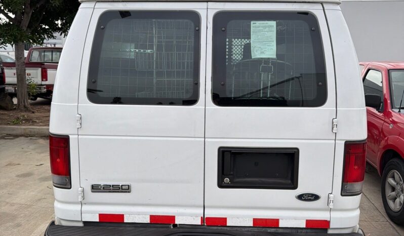 
								2010 Ford Econoline E-250 full									