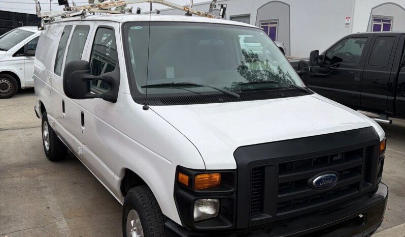 
								2010 Ford Econoline E-250 full									
