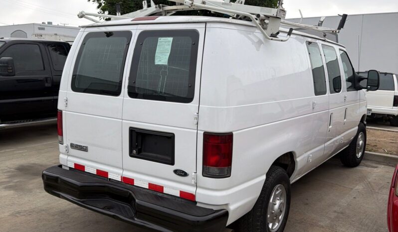 
								2010 Ford Econoline E-250 full									