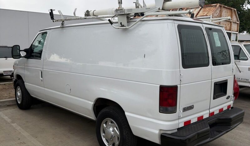 
								2010 Ford Econoline E-250 full									
