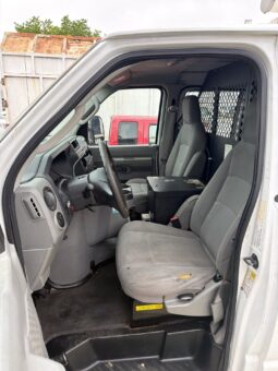 
										2010 Ford Econoline E-250 full									
