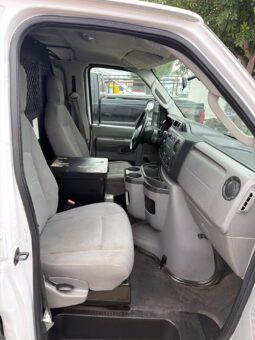 
										2010 Ford Econoline E-250 full									
