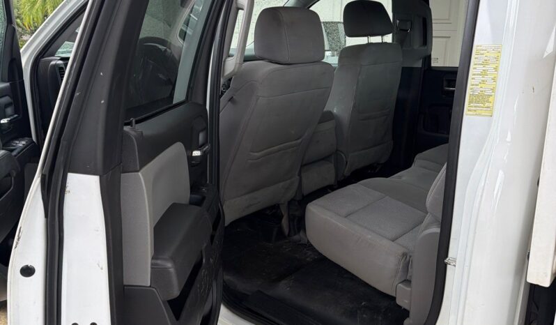 
								2016 Chevy Silverado 2500 Crew Cab full									