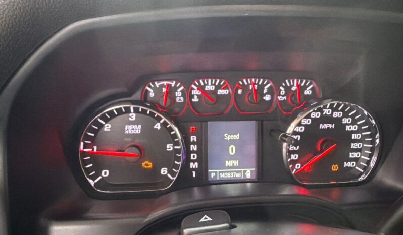 
								2016 Chevy Silverado 2500 Crew Cab full									