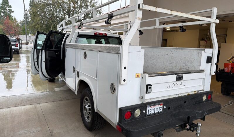 
								2016 Chevy Silverado 2500 Crew Cab full									